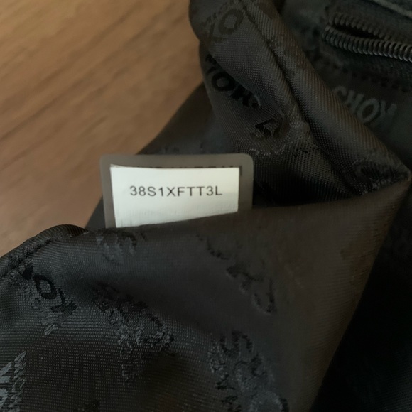 Michael Kors black, genuine leather shoulder bag like new - Picture 4 of 8